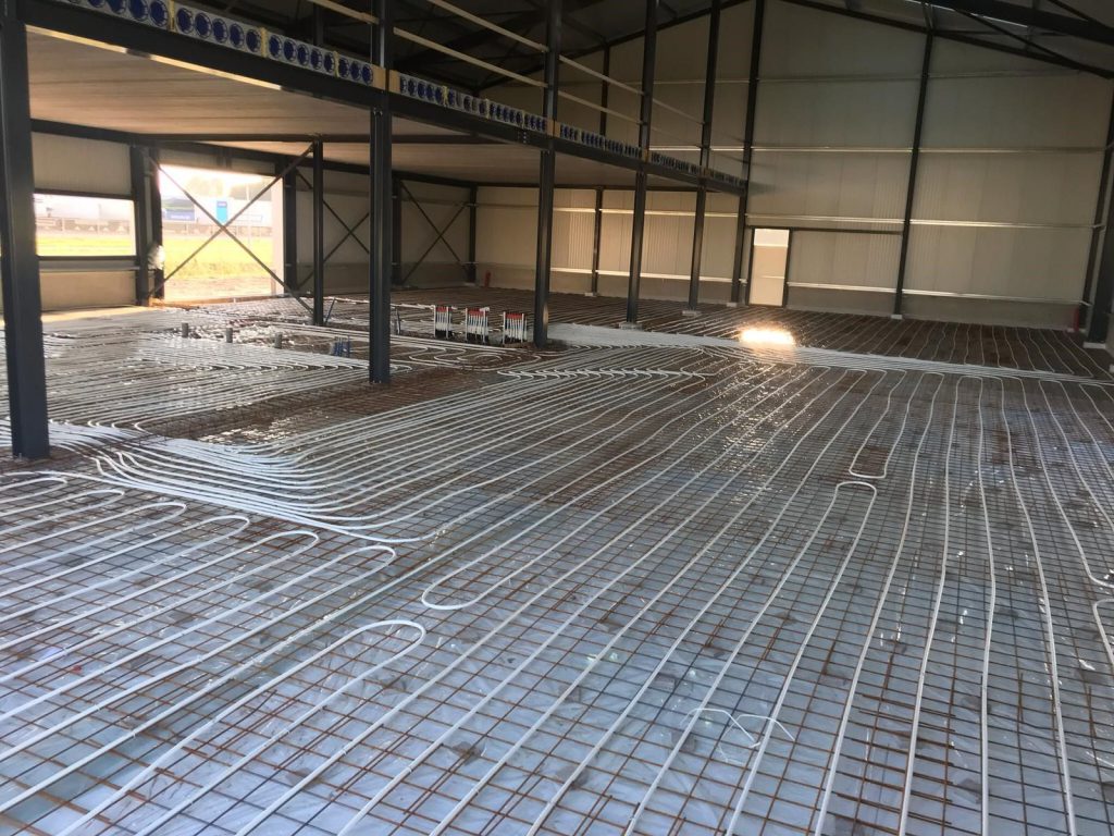 Vloerverwarmingsinstallatie-in-loods